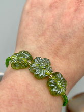 Load image into Gallery viewer, Light Green Pressed Glass Floral Beaded Bracelet, Nature Inspired, Summer Jewelry