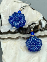Load image into Gallery viewer, This Dark Blue Violet Floral Pressed Glass Beaded Earrings feature a captivating iridescent shimmer finish that adds beautiful detail. Measurements: 1 1/4" length