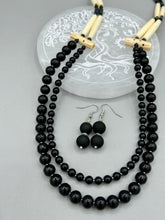 Load image into Gallery viewer, Necklace and earrings set
