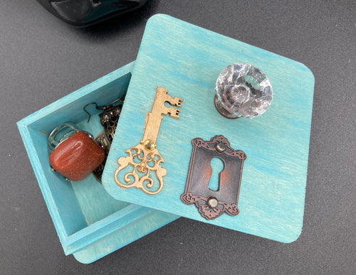 Steampunk Inspired Small Wood Box, Antique and Vintage Inspired Decorative Door Hardware Crystal Mini Door Knob, Decorative Metal Clock Gears And Gold Painted Key Unique Keepsake Box