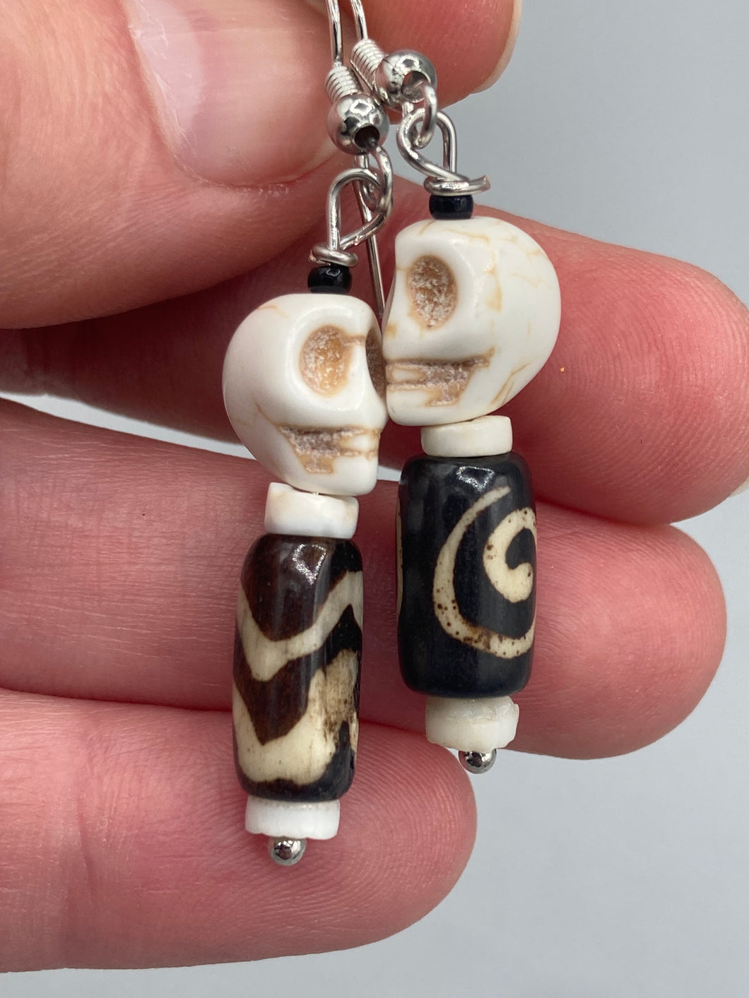 Mismatched Mini Skull Earrings, Howlite Skull And Wood Beads, Pastel Goth, Mexican Dia De Los Muertos Calavera Aretes, Day of the Dead
