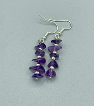 Load image into Gallery viewer, This single strand of beads is composed of natural amethyst stone chips and silver glass beads for a unique, bohemian look.  Measurements: 1 1/2 ” in length 
