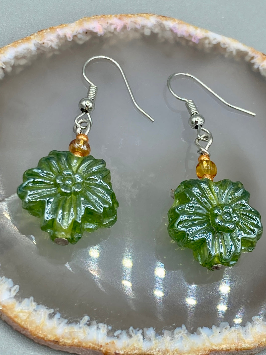 Light Green Pressed Glass Floral Beaded Bracelet, Nature Inspired, Summer Jewelry