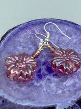 Load image into Gallery viewer, Light Purple-Pink Pressed Glass Floral Beaded Bracelet, Nature Inspired, Summer Jewelry
