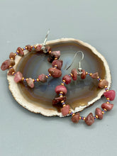 Load image into Gallery viewer, These Rhodonite Stone Chip Beaded Hoop Earrings feature natural rhodonite stones and light purple and gold glass beads for a shabby chic, boho chic, and nature-inspired bohemian look. Measurements: 1&quot; length
